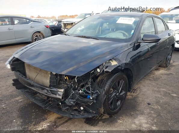 5NPLM4AG9NH071521 2022 HYUNDAI ELANTRA Black Przód lewy