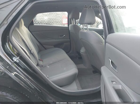5NPLM4AG9NH071521 2022 HYUNDAI ELANTRA Black Widok naklejki z numerem VIN