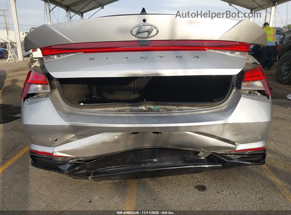 5NPLN4AG0NH055639 2022 HYUNDAI ELANTRA Gray Widok z przodu