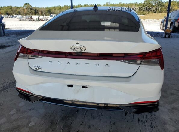 5NPLN4AG4NH056440 2022 HYUNDAI ELANTRA White Vista trasera
