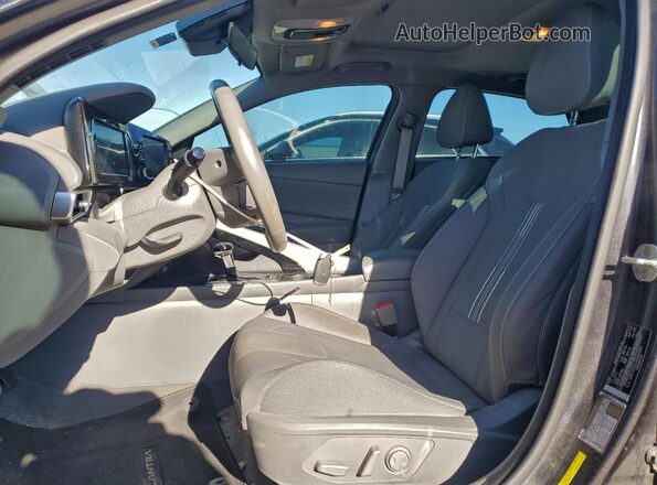 5NPLN4AG4NH065008 2022 HYUNDAI ELANTRA Gray Вид салону спереду
