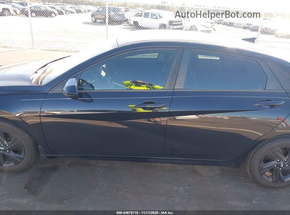5NPLS4AGXNH057777 2022 HYUNDAI ELANTRA Black Սալոնի 360 աստիճան տեսք