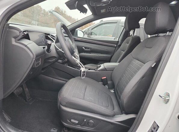 5NTJCDAEXNH027702 2022 HYUNDAI SANTA White Widok wnętrza z przodu
