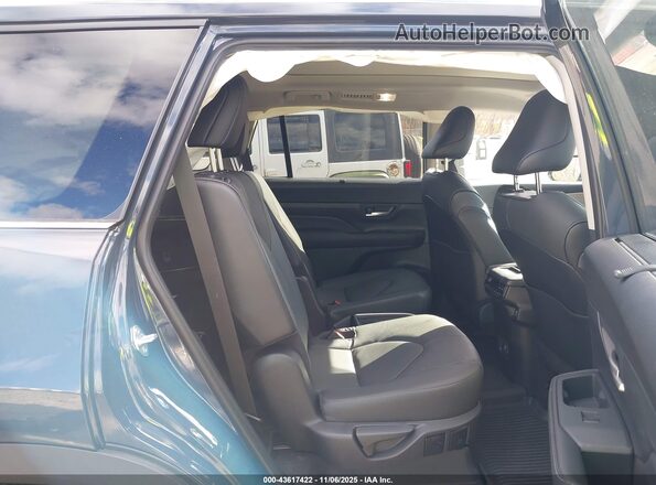 5TDAAAB54SS100702 2025 TOYOTA GRAND HIGHLANDER Blue Widok naklejki z numerem VIN