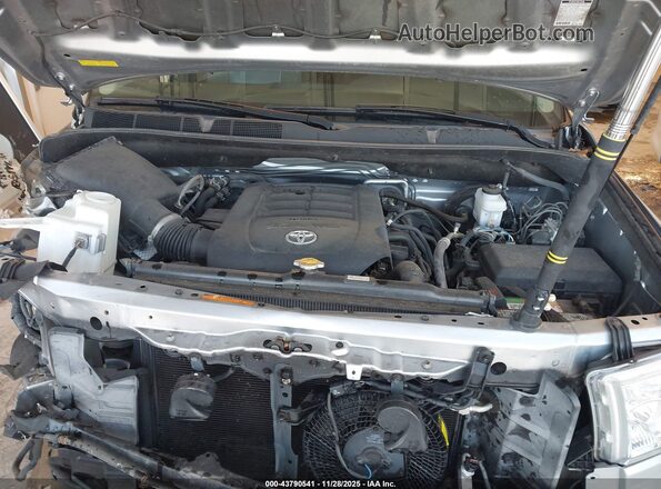5TDBW5G18HS149347 2017 TOYOTA SEQUOIA Серебряный Вид сзади