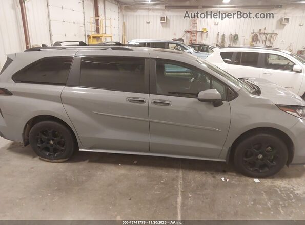 5TDCSKFC7SS169095 2025 TOYOTA SIENNA Gray Սալոնի հետևի տեսք