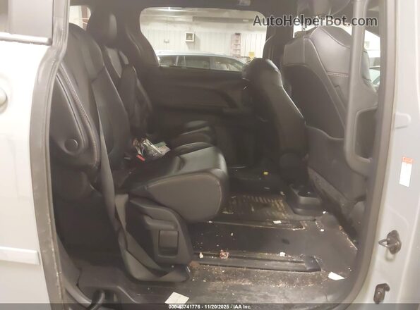 5TDCSKFC7SS169095 2025 TOYOTA SIENNA Gray VIN կոդի պիտակի տեսք