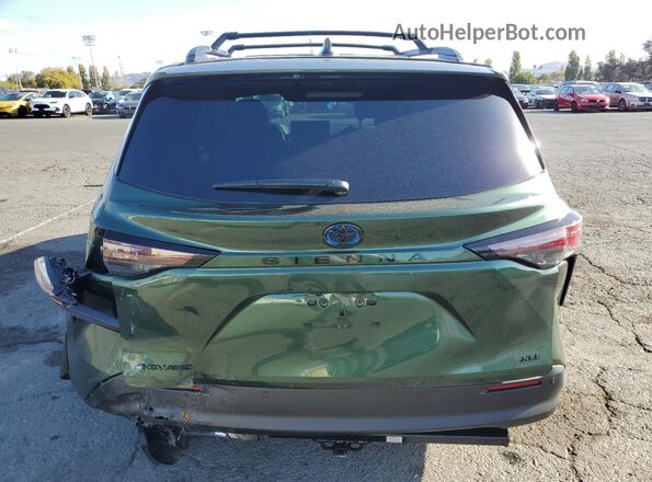 5TDCSKFC7SS180081 2025 TOYOTA SIENNA Green Вид ззаду