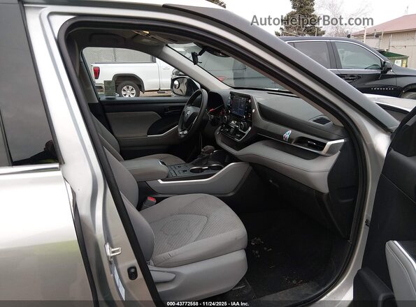 5TDCZRBH4LS515885 2020 TOYOTA HIGHLANDER Silver Widok wnętrza z przodu