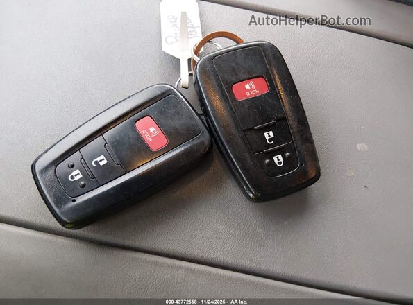 5TDCZRBH4LS515885 2020 TOYOTA HIGHLANDER Silver Widok deski rozdzielczej