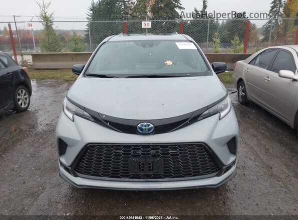 5TDDSKFC2SS171129 2025 TOYOTA SIENNA Light Blue Widok wnętrza z tyłu