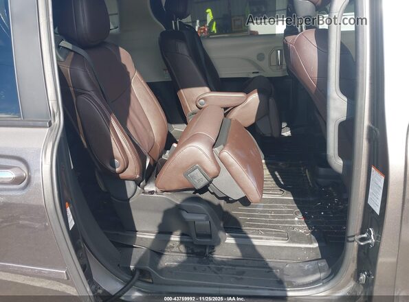 5TDERKEC2RS185463 2024 TOYOTA SIENNA Gray Vista de la etiqueta del VIN