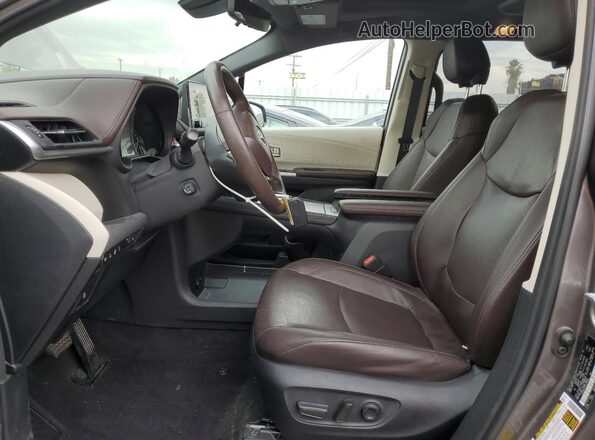 5TDERKECXPS170190 2023 TOYOTA LIMITED Gray Front interior view
