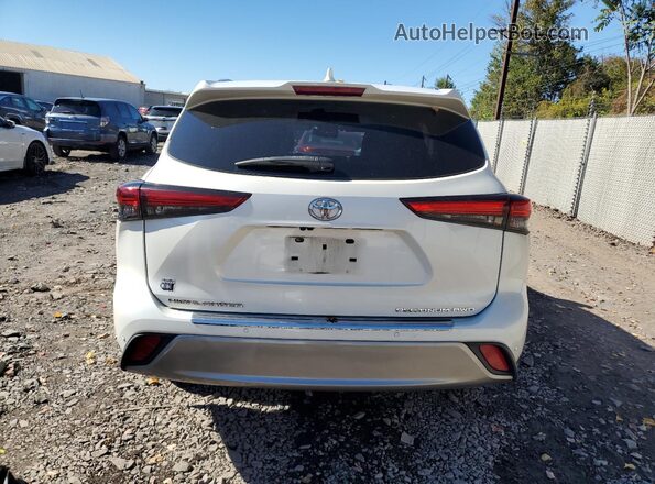 5TDFZRBH3MS113029 2021 TOYOTA HIGHLANDER White Вид ззаду