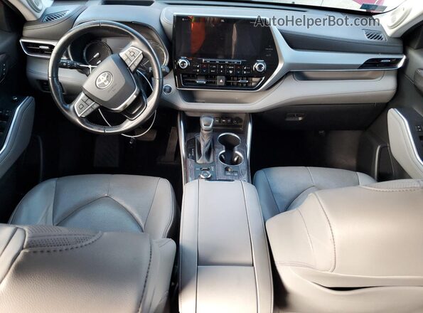 5TDFZRBH8LS039038 2020 TOYOTA HIGHLANDER Red Vista del salpicadero