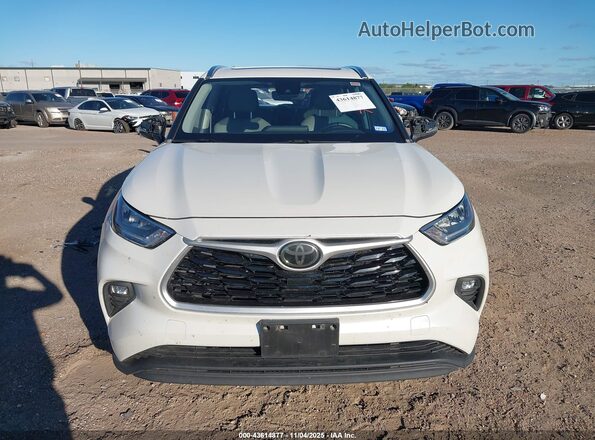 5TDGZRAH3LS502547 2020 TOYOTA LE White Вид щитка приладів