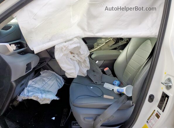5TDGZRAH5MS524695 2021 TOYOTA LE White 