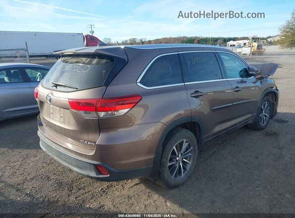 5TDJZRFH1HS425974 2017 TOYOTA LE Brown Rear right