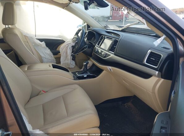 5TDJZRFH1HS425974 2017 TOYOTA LE Brown Front interior view