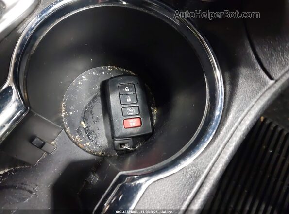 5TDJZRFH8KS726782 2019 TOYOTA HIGHLANDER White Vista del salpicadero