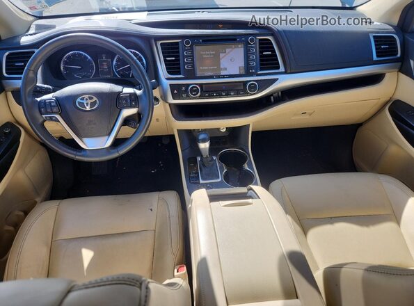 5TDKKRFH6GS149024 2016 TOYOTA LE Cream წინა პანელის ხედი
