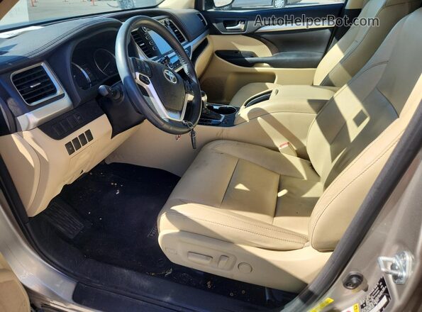 5TDKKRFH6GS149024 2016 TOYOTA LE Cream წინა სალონის ხედი