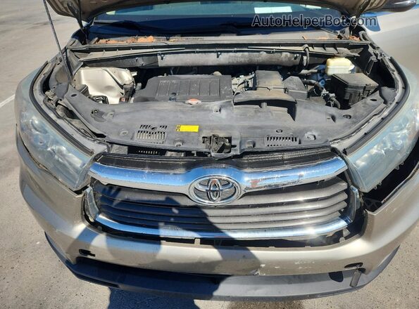 5TDKKRFH6GS149024 2016 TOYOTA LE Cream ძრავის განყოფილების ხედი
