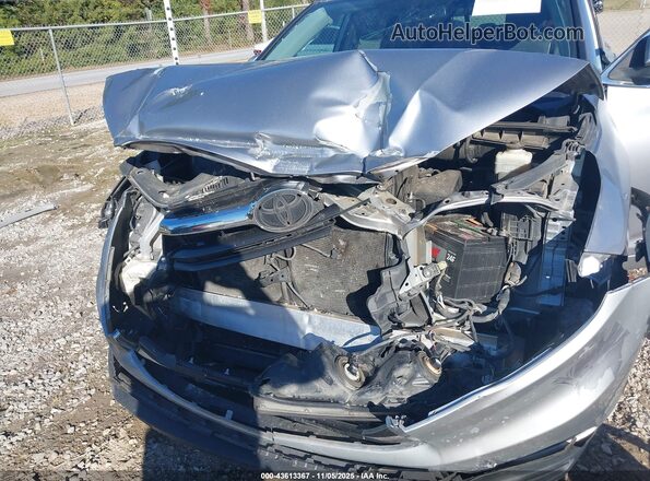 5TDKKRFH8GS506428 2016 TOYOTA LE Серебряный Вид спереди