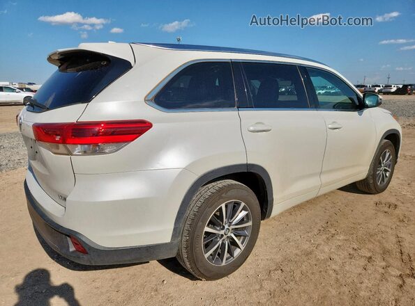 5TDKZRFH0JS546957 2018 TOYOTA HIGHLANDER White 