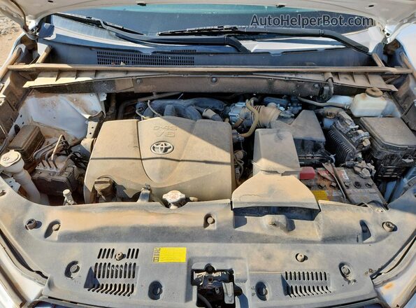 5TDKZRFH0JS546957 2018 TOYOTA HIGHLANDER White 