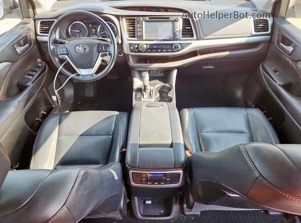 5TDKZRFH0JS546957 2018 TOYOTA HIGHLANDER White 