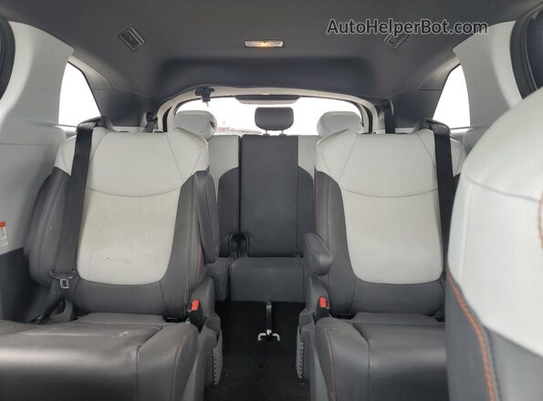 5TDXRKEC0MS009027 2021 TOYOTA SIENNA White Widok tylnych siedzeń