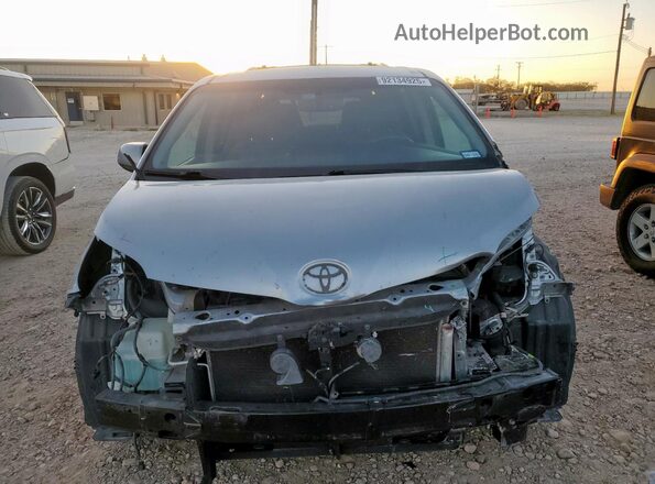 5TDXZ3DC1HS865062 2017 TOYOTA SIENNA Silver 