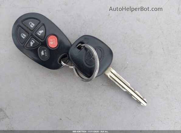 5TDXZ3DC6LS066970 2020 TOYOTA SIENNA Серый 