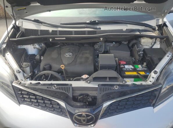 5TDXZ3DC9LS057583 2020 TOYOTA SIENNA Silver Շարժիչի բաժամունքի տեսք