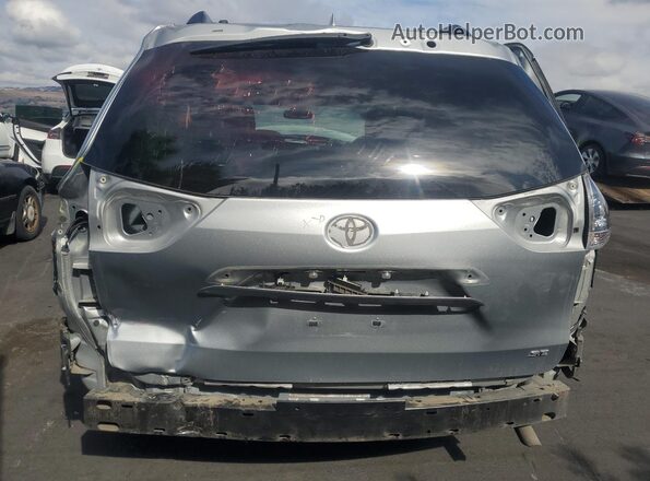 5TDXZ3DC9LS057583 2020 TOYOTA SIENNA Silver Հետևի տեսք