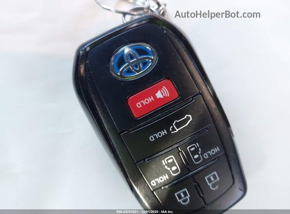 5TDYRKEC6NS136032 2022 TOYOTA LE Белый Вид панели приборов