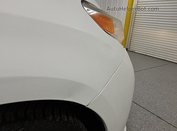 5TDZK3DC3GS712792 2016 TOYOTA SIENNA White 