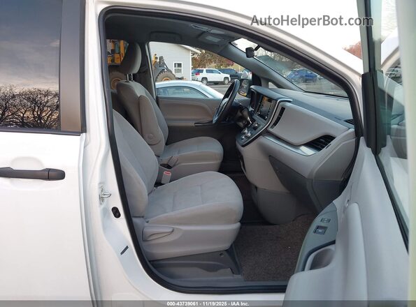 5TDZZ3DC5LS065141 2020 TOYOTA SIENNA White წინა სალონის ხედი