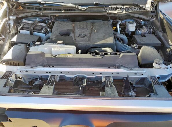 5TFLA5ABXRX037908 2024 TOYOTA TUNDRA Серебряный Вид задней части салона