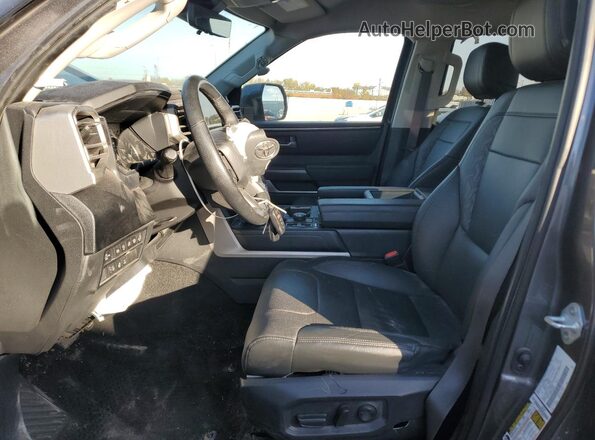 5TFLA5DB0NX024056 2022 TOYOTA TUNDRA Gray Widok wnętrza z przodu