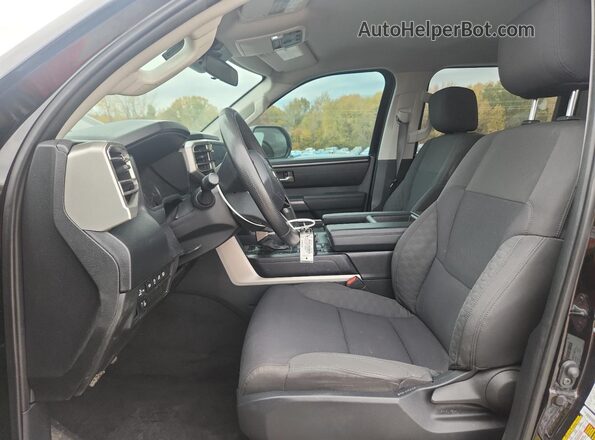 5TFLA5DB1NX025796 2022 TOYOTA TUNDRA Черный Вид салона спереди