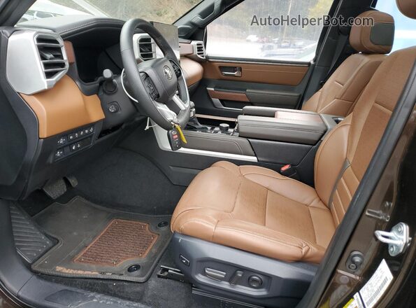 5TFMA5DB5SX271783 2025 TOYOTA TUNDRA Brown Widok wnętrza z przodu