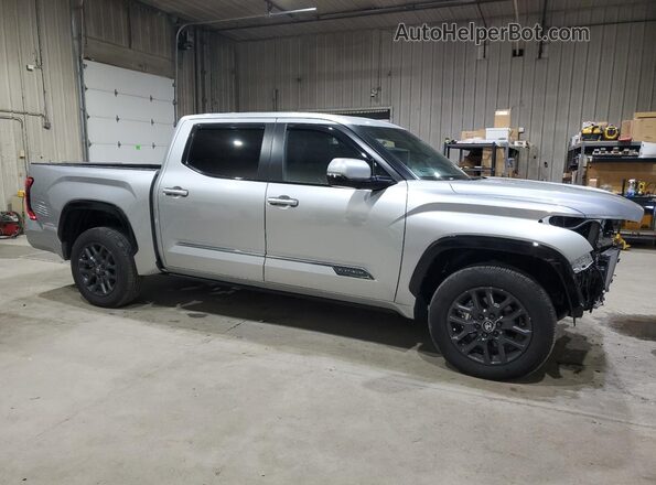 5TFNA5DB9SX317698 2025 TOYOTA TUNDRA Silver Delantero derecho