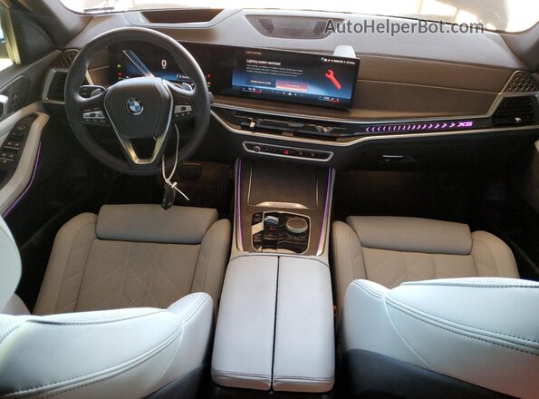 5UX13EU02S9Y27286 2025 BMW X5 Silver 