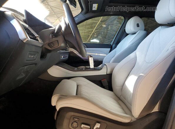 5UX13EU02S9Y27286 2025 BMW X5 Silver 