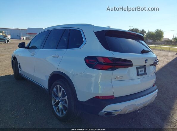5UX13EU07R9T09569 2024 BMW X5 White Trasero izquierdo