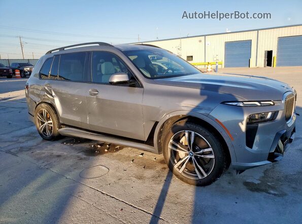 5UX23EM00S9W65176 2025 BMW X7 Серебряный Передняя правая четверть