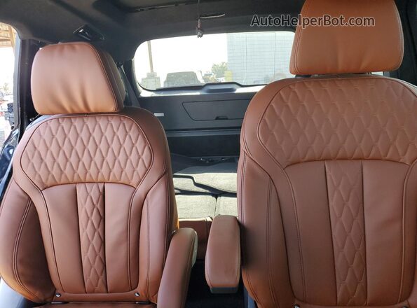 5UX23EM01S9Z52526 2025 BMW X7 Black Հետևի նստատեղերի տեսք