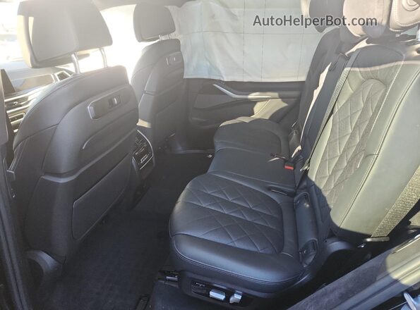 5UX23EM04P9P25905 2023 BMW X7 Black უკანა სავარძლების ხედი